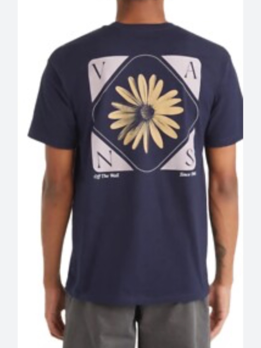Vans Graphic Daisy on Navy Classic Fit Medium Short Sleeve